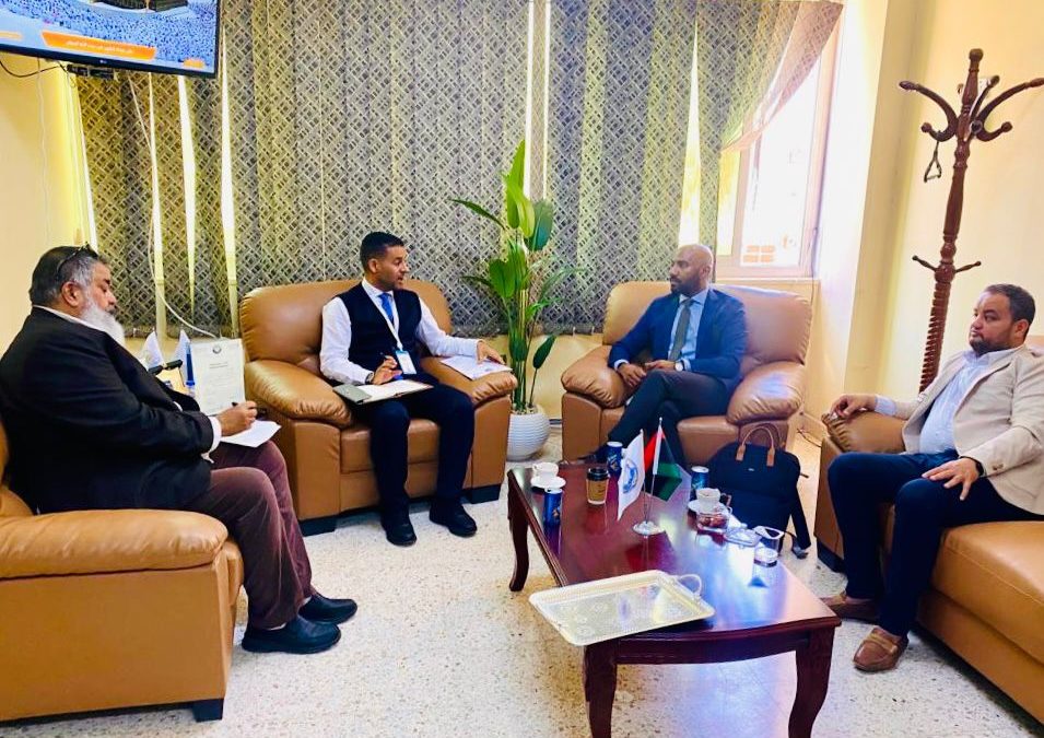 مدير الدراسات العليا والتدريب يبحث مع مجلس دراسات كلية الإعلام تنظيم الخطط البحثية وتطوير البرامج