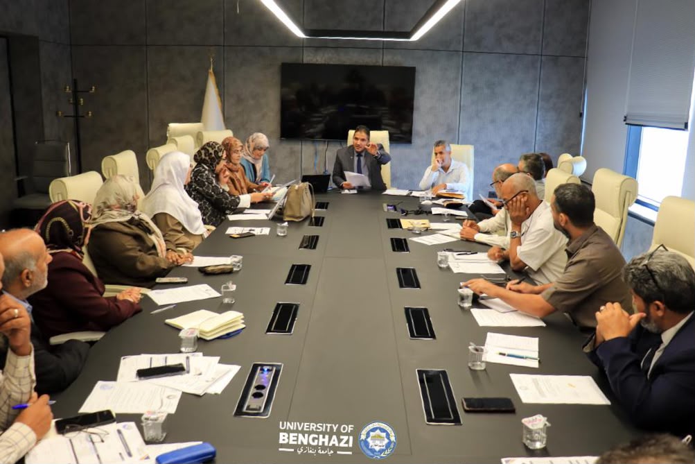 مجلس الدراسات العليا برئاسة وكيل الجامعة للشؤون العلمية …يجتمع